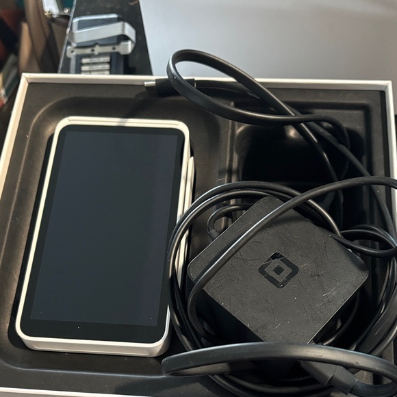 Square terminal - Picture 2 of 7